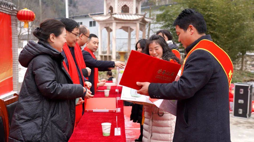 【新春走基層】碾壩鎮(zhèn)舉行2024年先進(jìn)典型表彰活動(dòng)暨康晟菽豆制品加工廠開(kāi)業(yè)儀式:絲網(wǎng)制品廠
